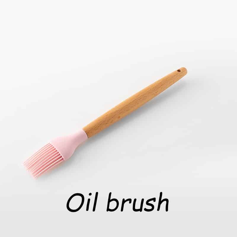 Oil brush